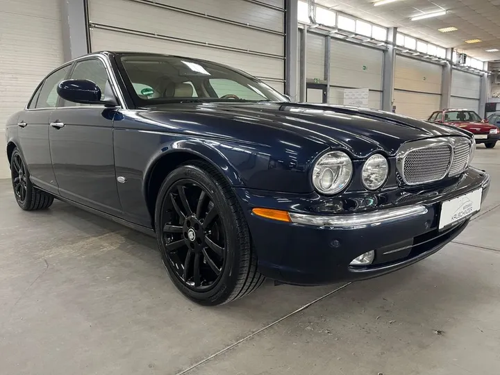 Jaguar XJ6