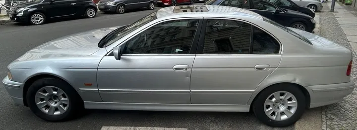 BMW 525
