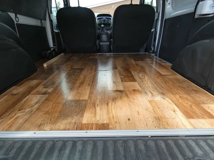 Nissan NV250