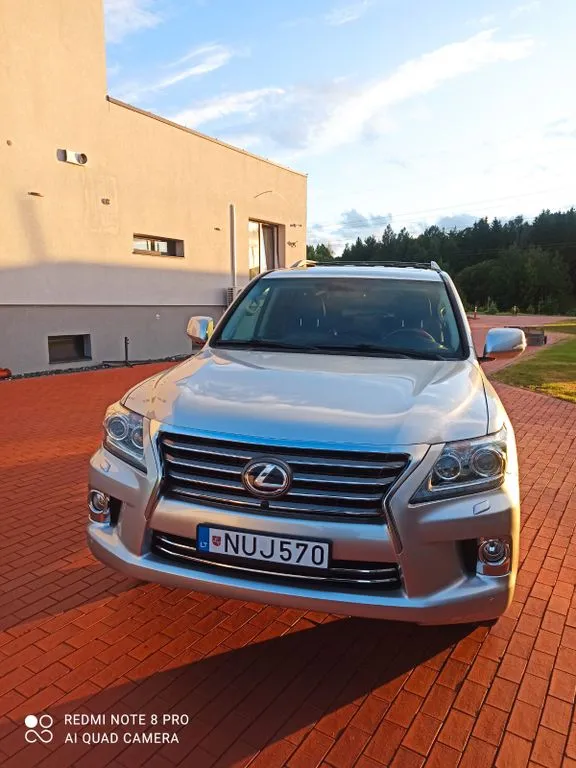 Lexus LX 570