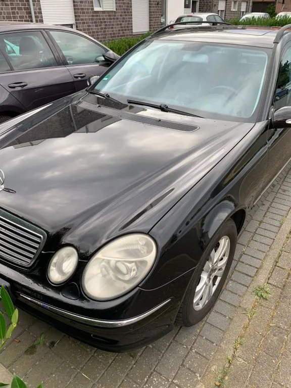 Mercedes-Benz E 320