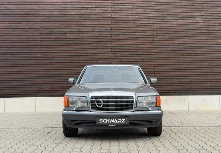 Mercedes-Benz 300