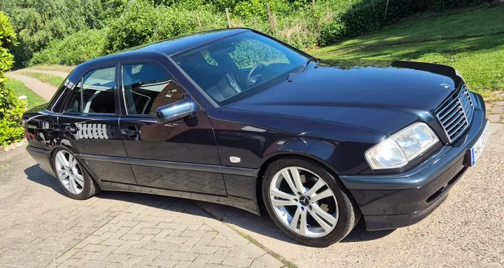 Mercedes-Benz C 180