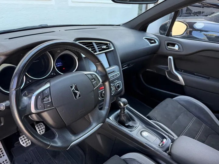 DS Automobiles DS4