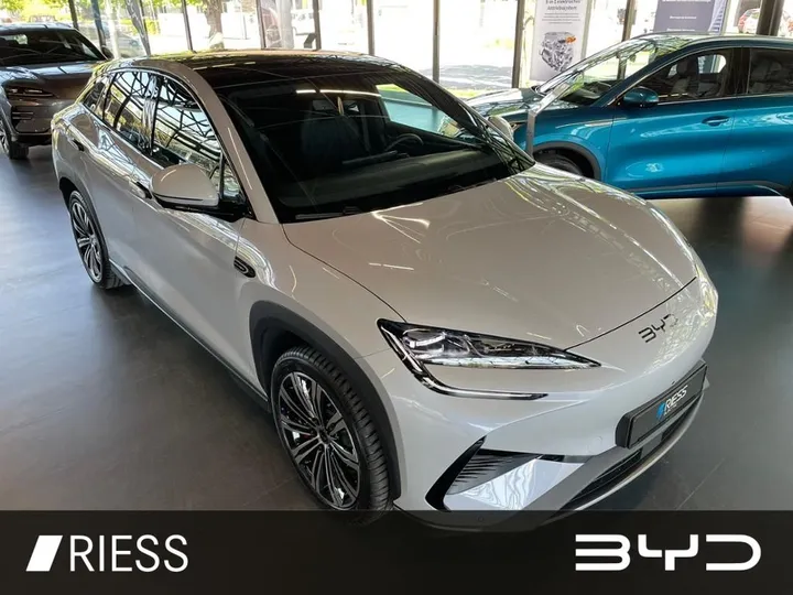 BYD SEALION 7