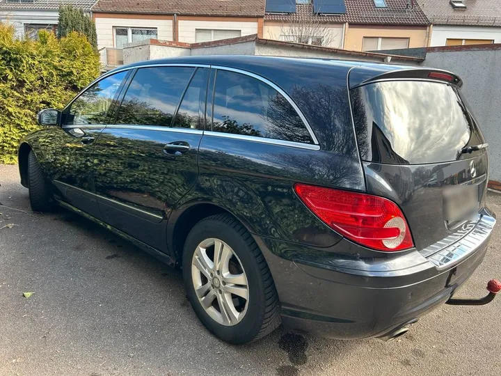 Mercedes-Benz E 320