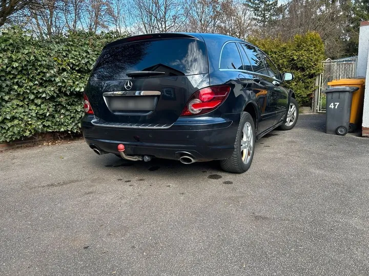 Mercedes-Benz E 320