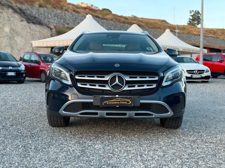 Mercedes-Benz GLA 200