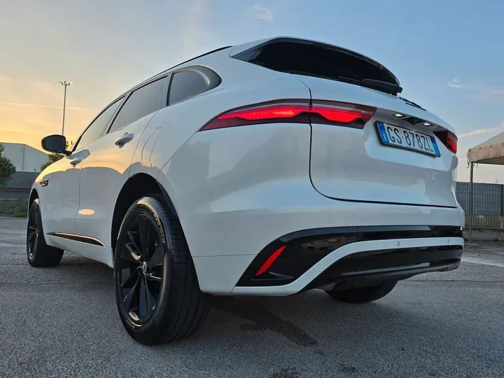 Jaguar F-Pace