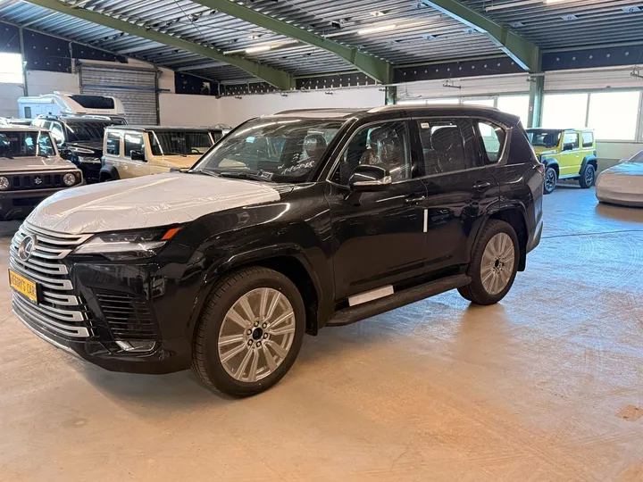 Lexus LX 500