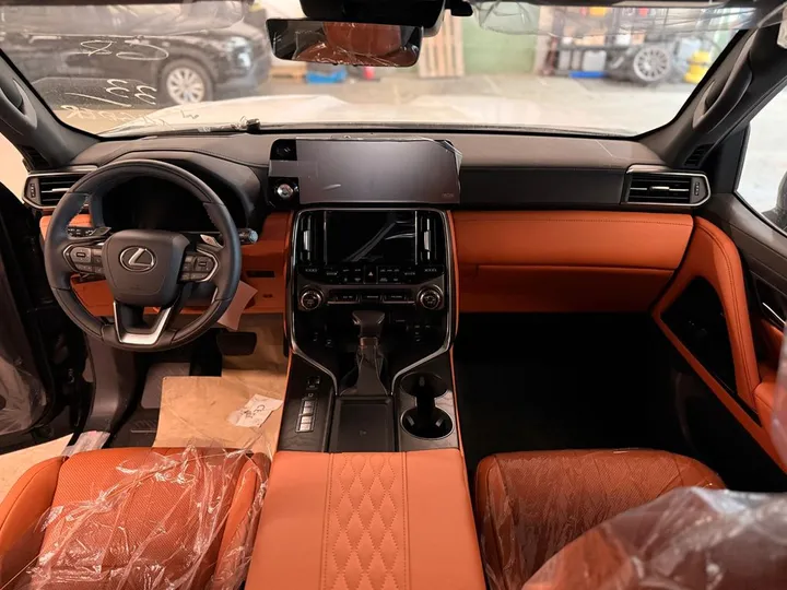 Lexus LX 500