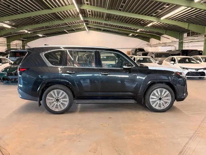 Lexus LX 500