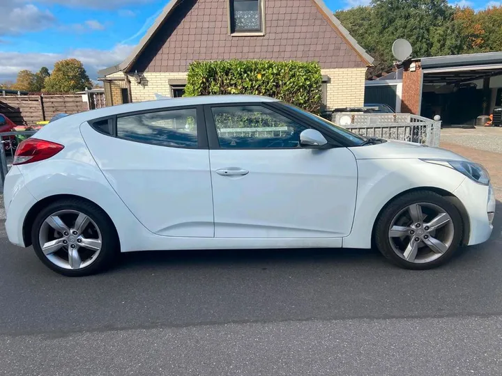 Hyundai Veloster