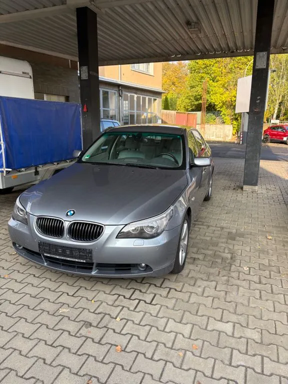 BMW 525