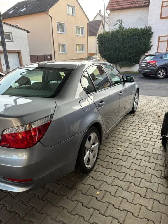 BMW 525