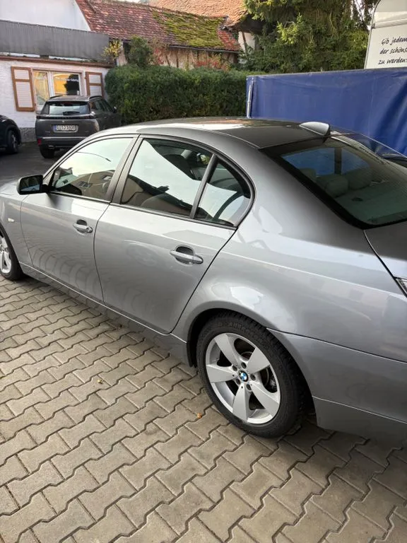 BMW 525