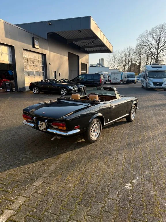 Fiat 124 Spider
