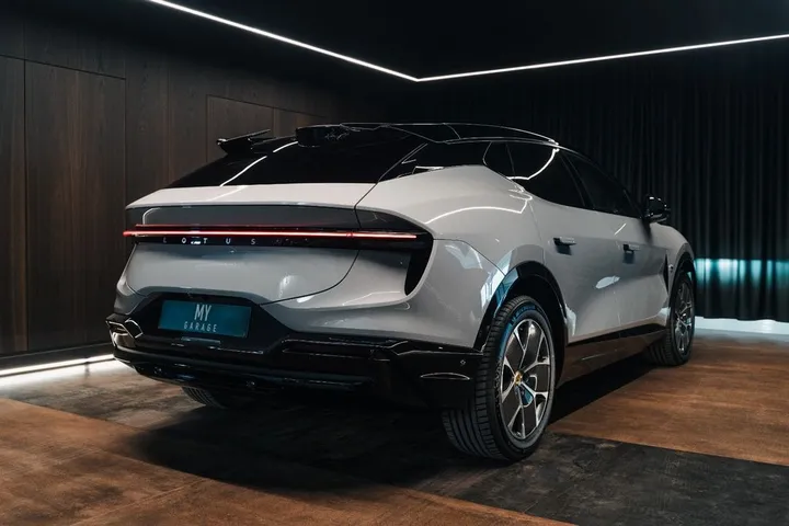 Lotus Eletre