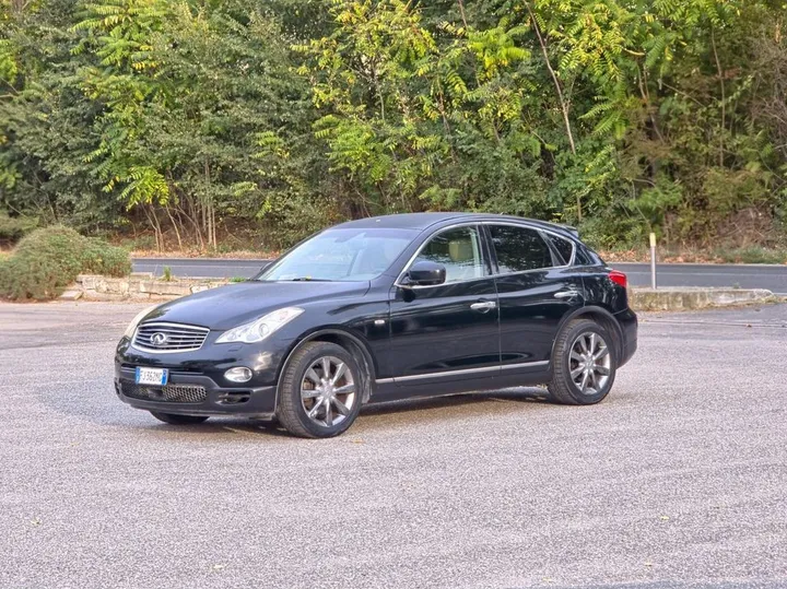 Infiniti EX30