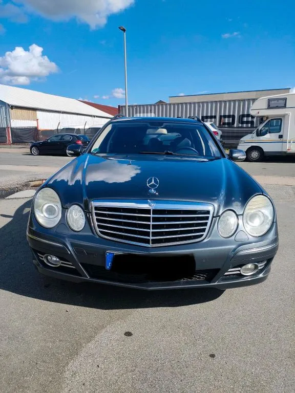Mercedes-Benz E 220