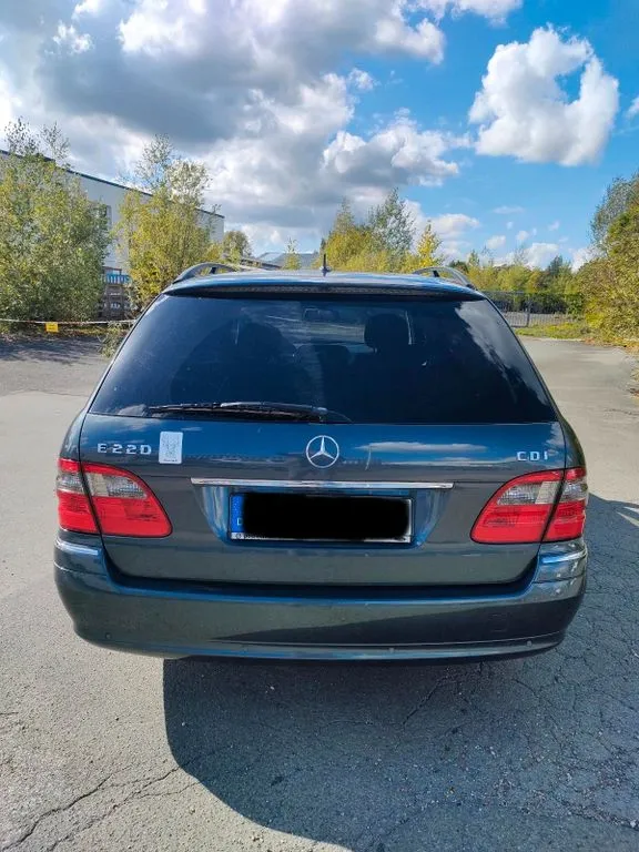 Mercedes-Benz E 220