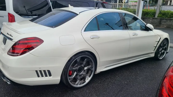Mercedes-Benz S 560