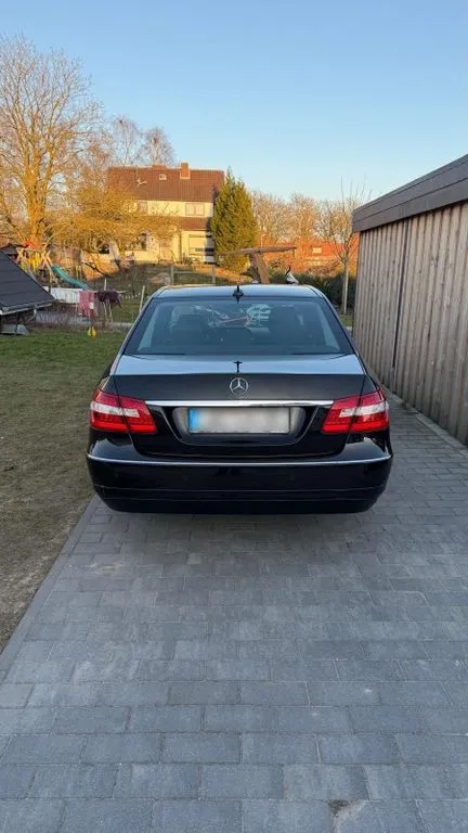 Mercedes-Benz E 220