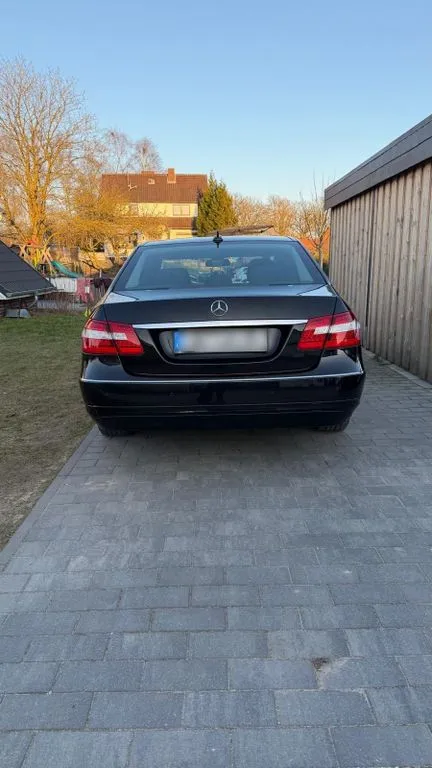 Mercedes-Benz E 220