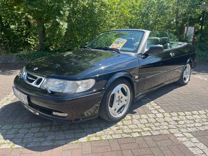 Saab 900