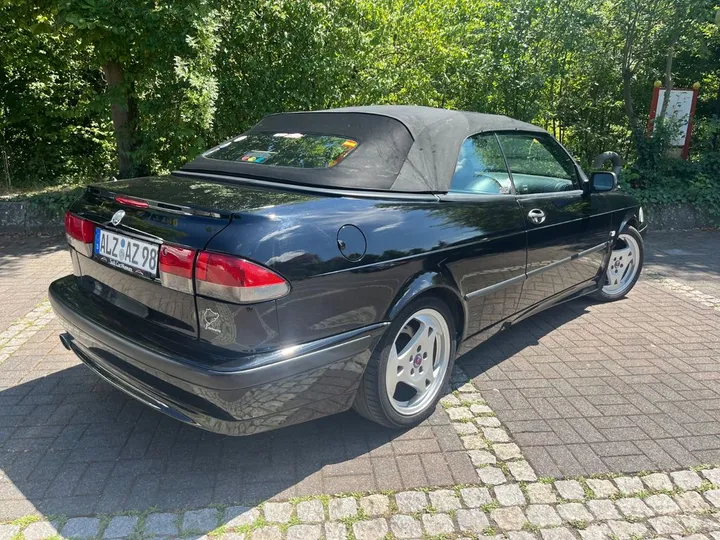 Saab 900