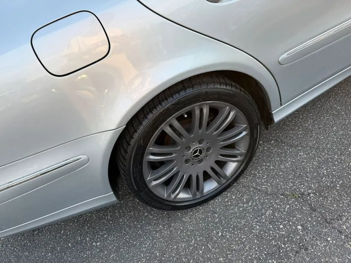 Mercedes-Benz E 320