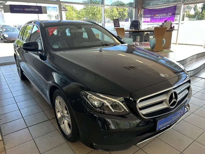 Mercedes-Benz E 200