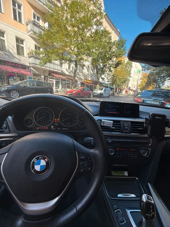 BMW 320