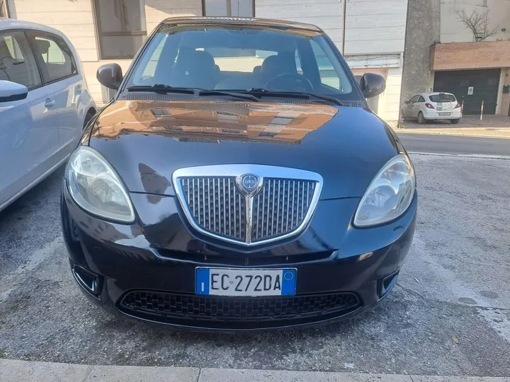 Lancia Ypsilon