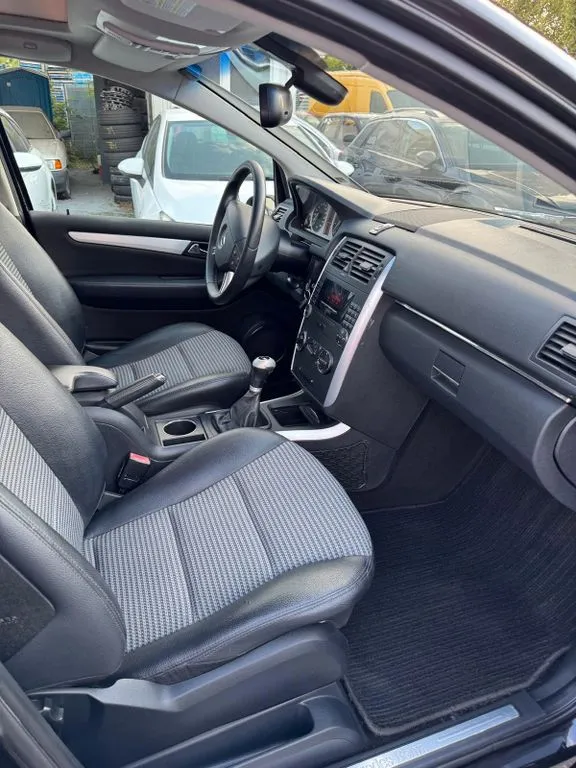 Mercedes-Benz B 170