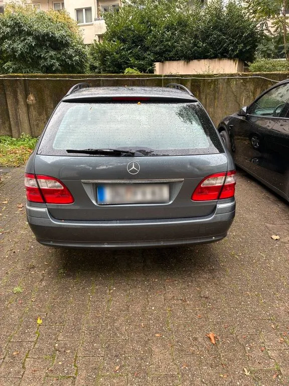 Mercedes-Benz E 220