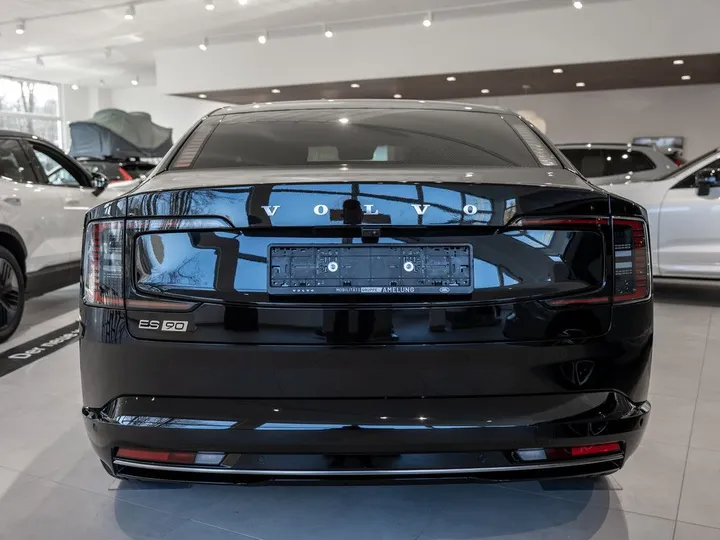 Volvo ES90