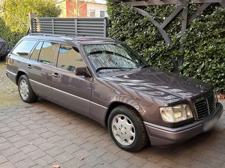 Mercedes-Benz E 220