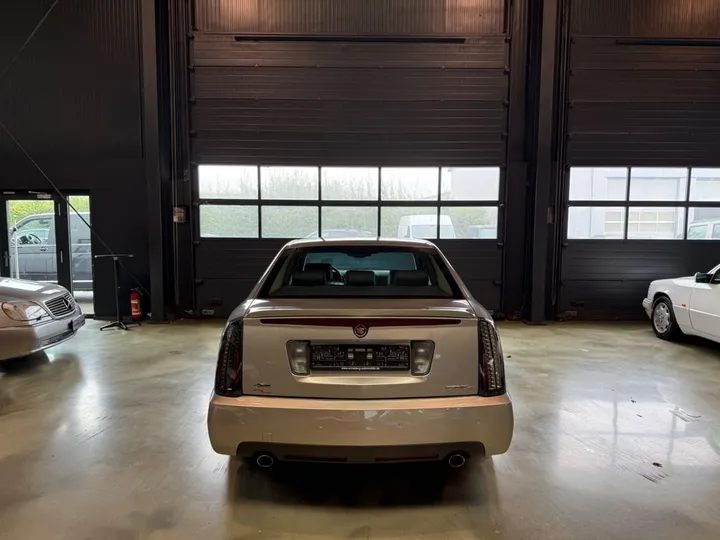 Cadillac STS