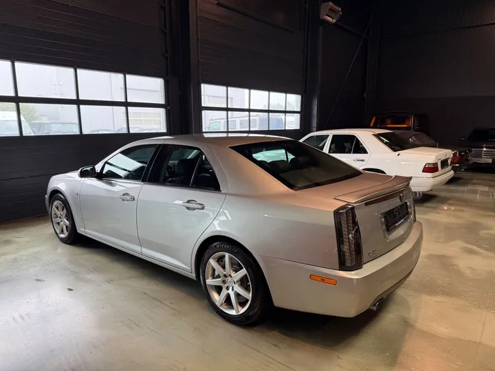 Cadillac STS