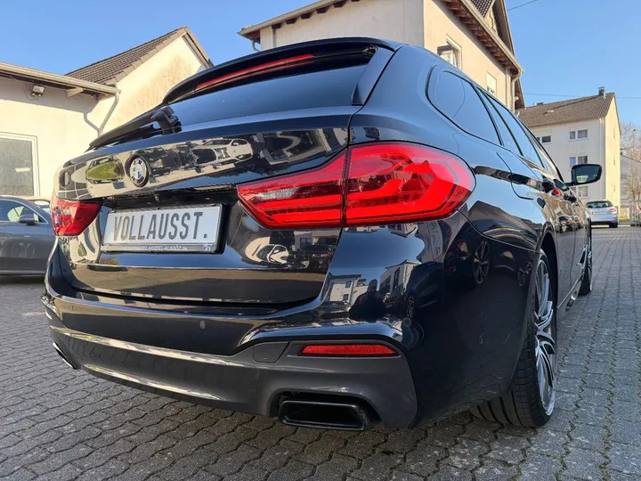 BMW M550