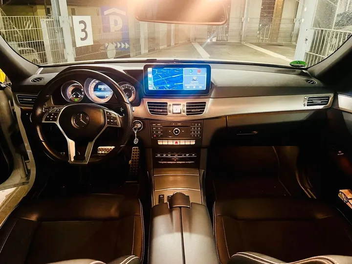Mercedes-Benz E 200