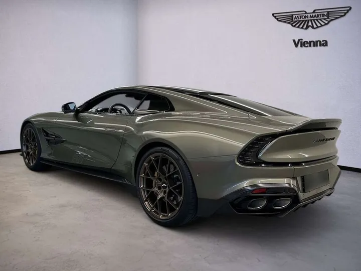 Aston Martin Vanquish