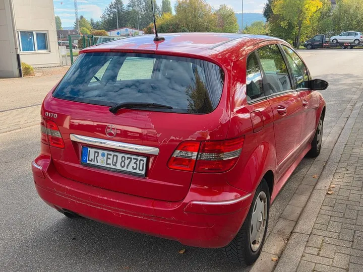 Mercedes-Benz B 170