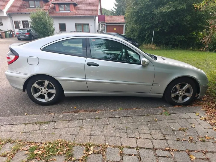Mercedes-Benz C 220