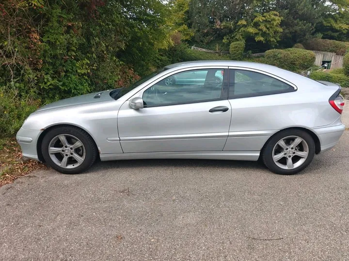 Mercedes-Benz C 220