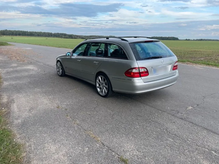 Mercedes-Benz E 270