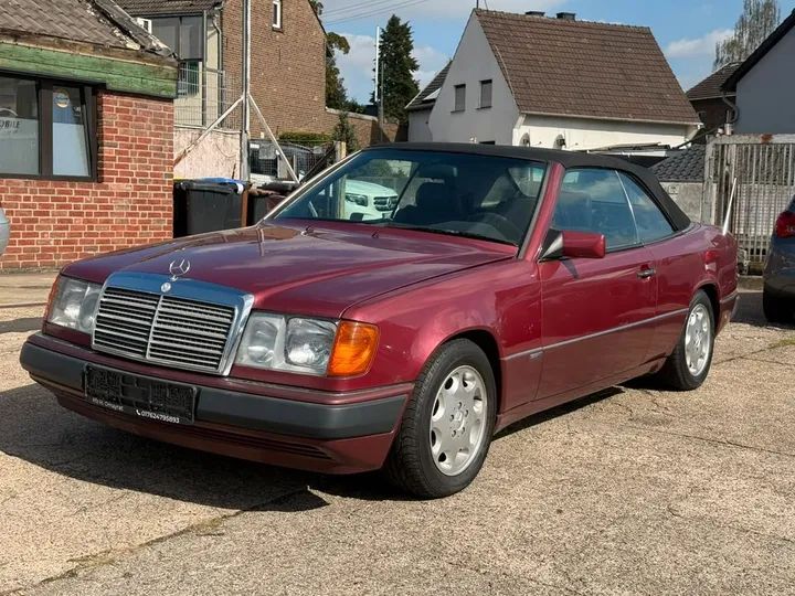 Mercedes-Benz E 300