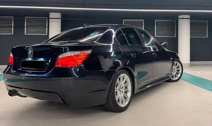 BMW 525
