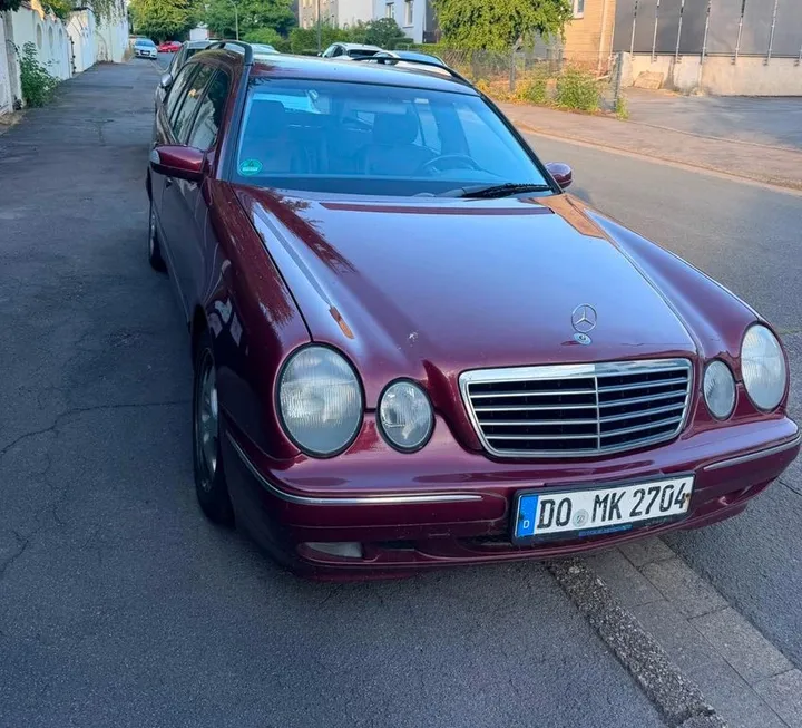 Mercedes-Benz E 320